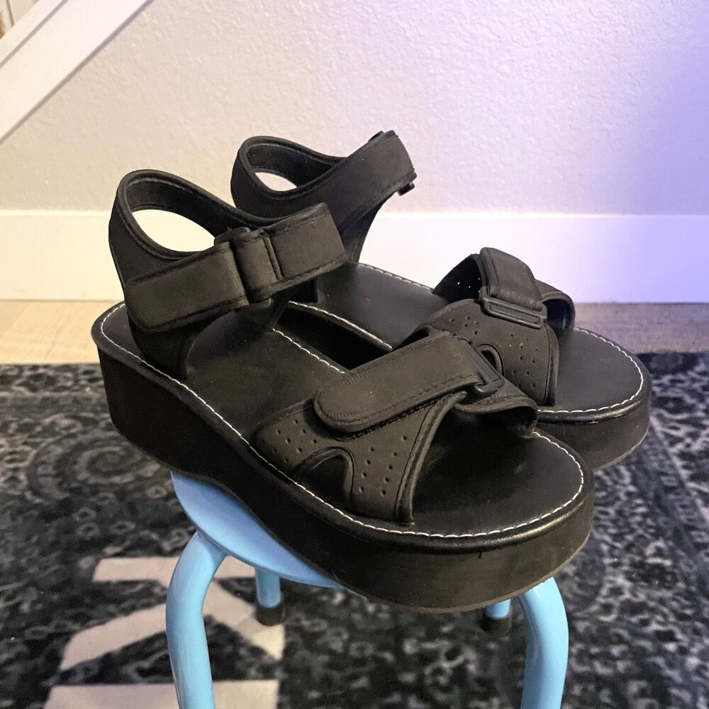 URBAN OUTFITTERS Black Platform Velcro Neoprene Sandals